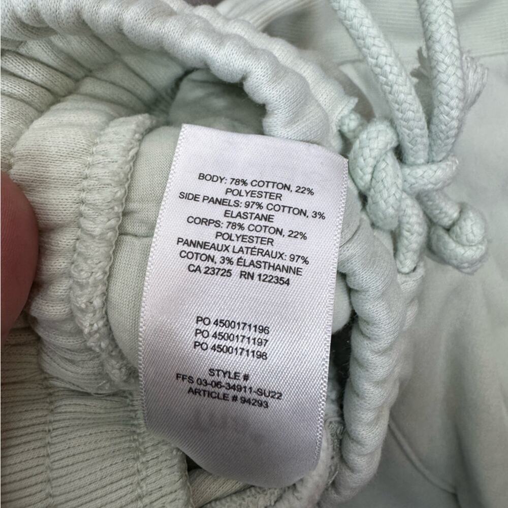 Aritzia TNA Cozy Sweat Fleece Boyfriend 5” Mid Thigh Shorts Mint Size Small - Picture 8 of 10